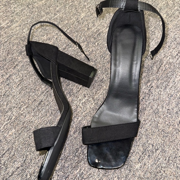 Shoes - (40) Black Open Toe Block Heels